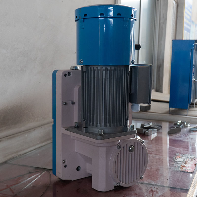 Тяговый подъемник для строительной люльки